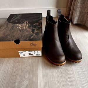 Women’s Chaco Field Chelsea Boots 9 Brown